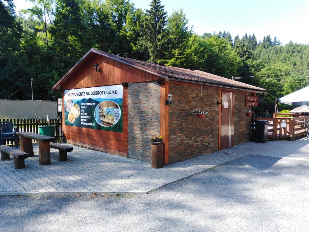 U Vesele Lisky Hotel Hutisko Exterior photo