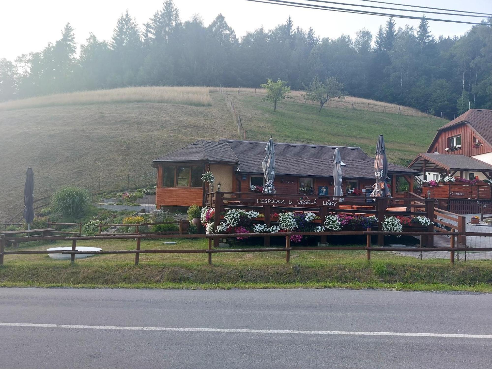 U Vesele Lisky Hotel Hutisko Exterior photo