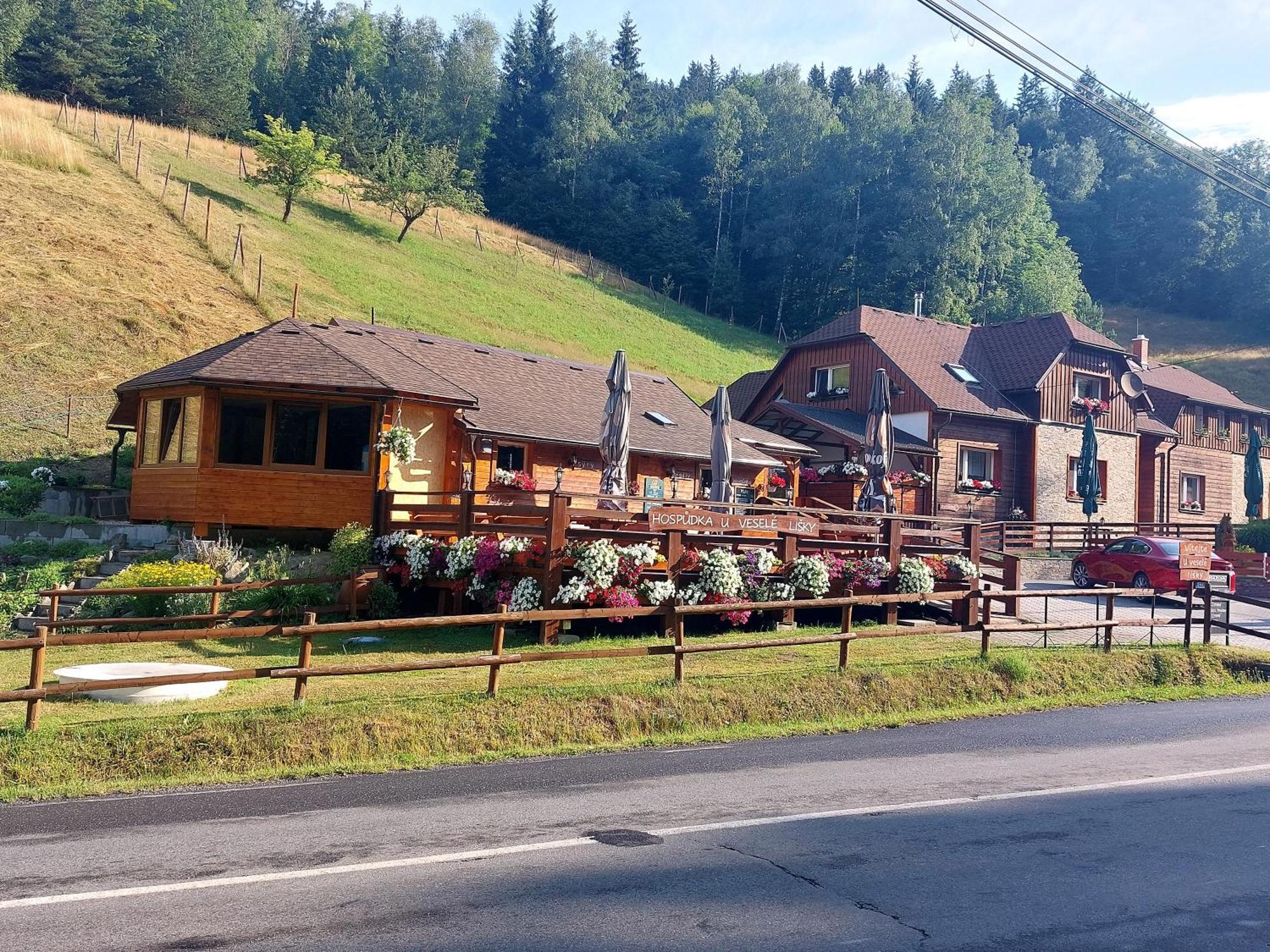 U Vesele Lisky Hotel Hutisko Exterior photo